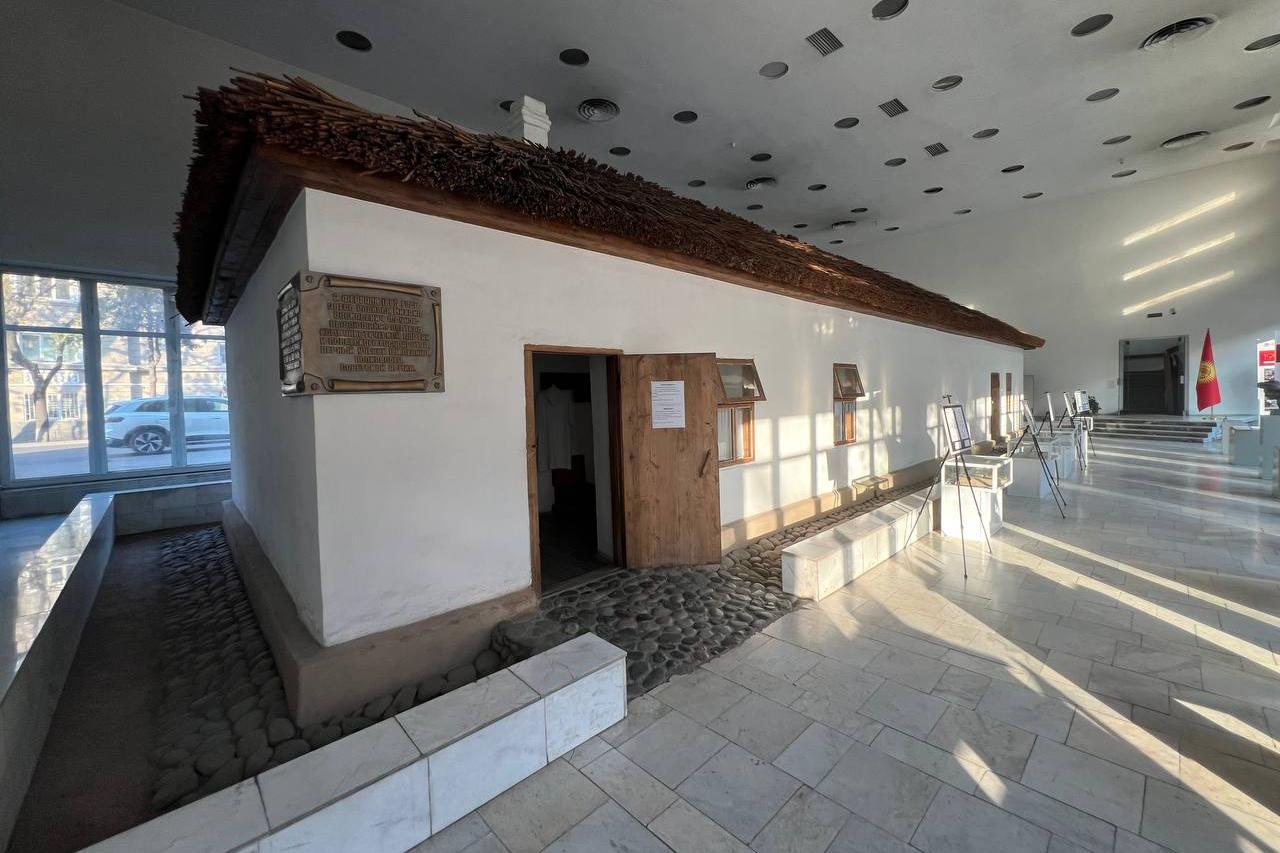 «Фрунзе вне цифры»: как жил в Бишкеке легендарный комдив и почему его не понимает современная молодежь