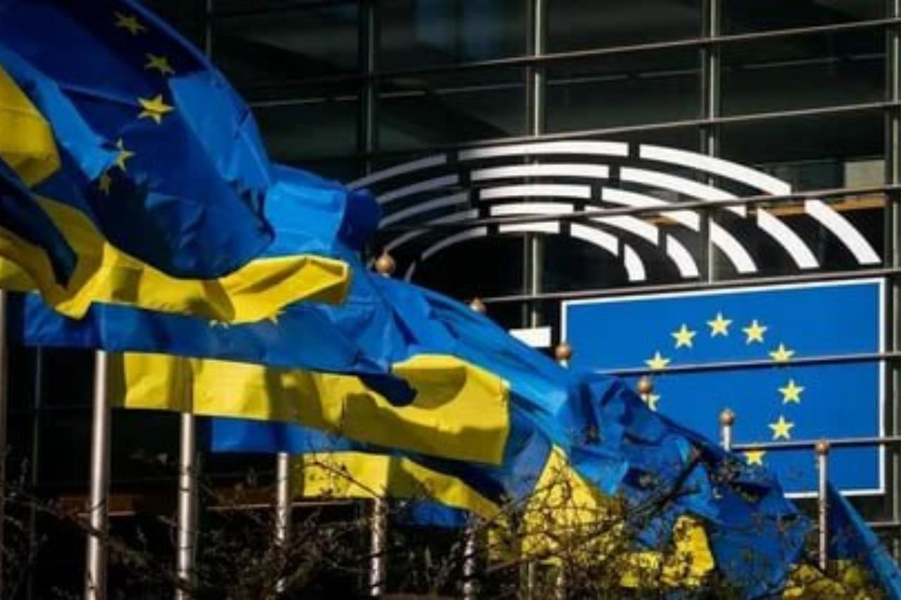 Пустые чемоданы Киева: украинский лохотрон тестируют на Центральной Азии