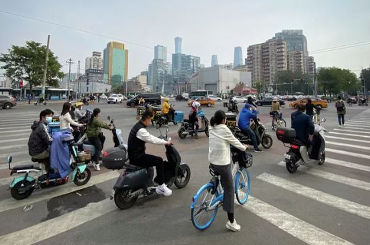 китай фиксирует исторический минимум рождаемости: население сократилось на 3,39 млн