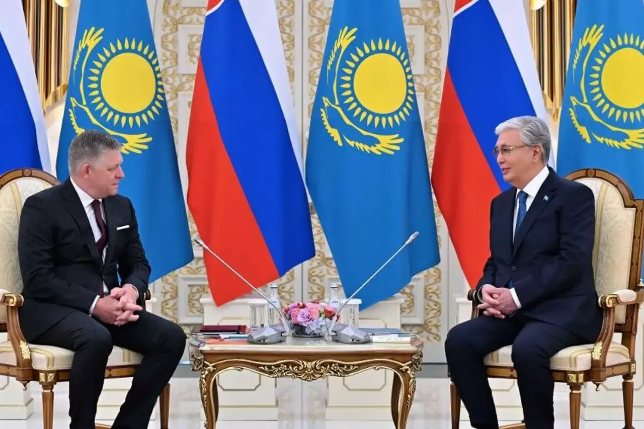 токаев и фицо обсудили будущее казахстанско-словакских отношений: «ес влюблён сам в себя»