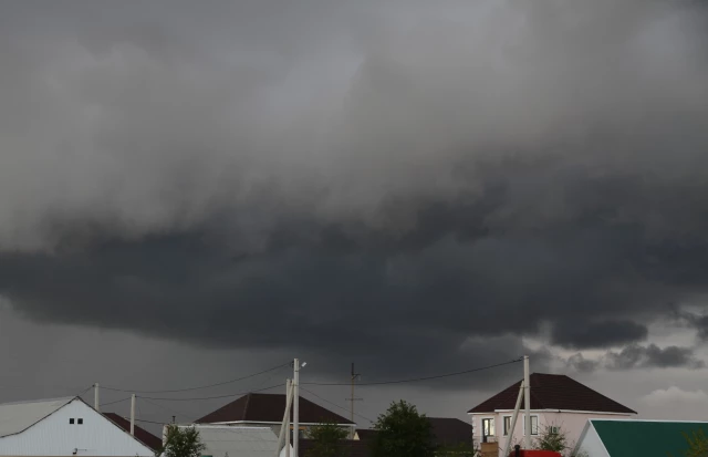 сильный ветер и дожди в казахстане: погода в пятницу, 2 августа 2024