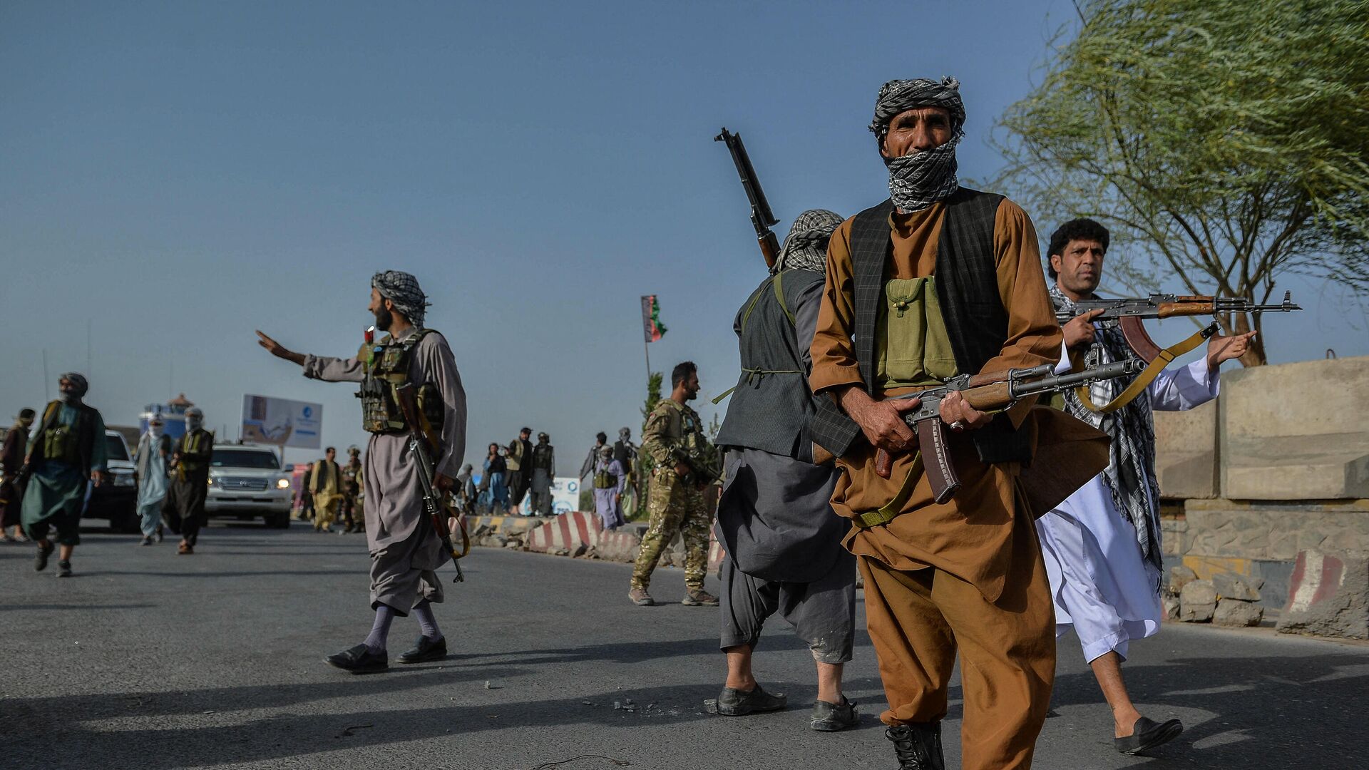 bloomberg: германия планирует вернуть на родину афганских беженцев через узбекистан