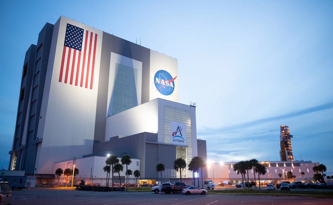 nasa срочно запускает в космос спутник, чтобы спасти телескоп swif