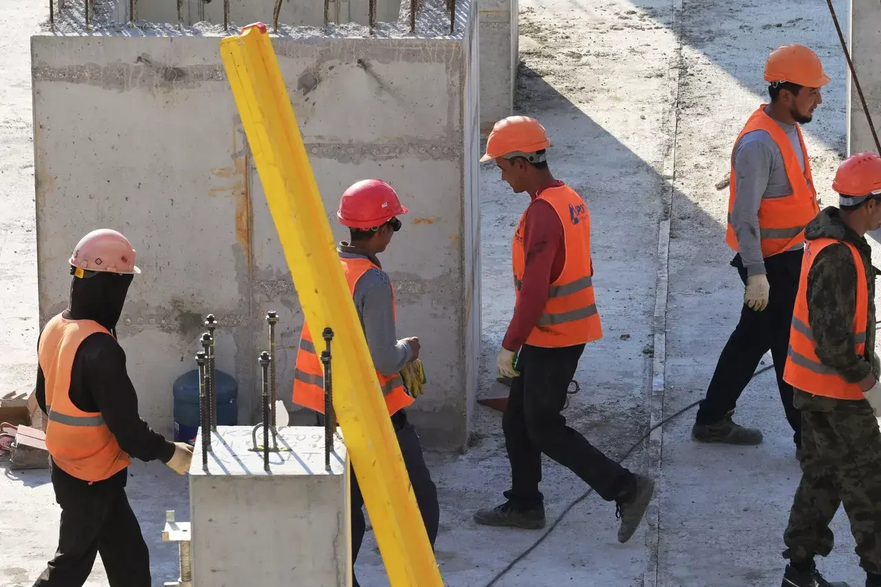 более 95% гастарбайтеров из таджикистана отправляются в россию