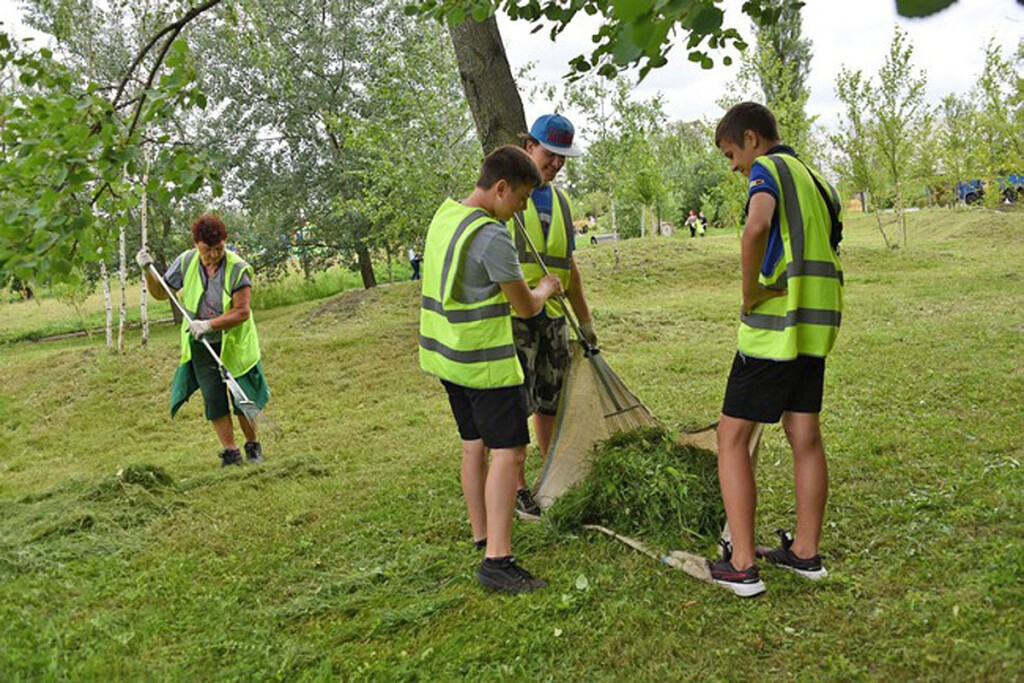 трудовых мигрантов в россии могут заменить школьниками 