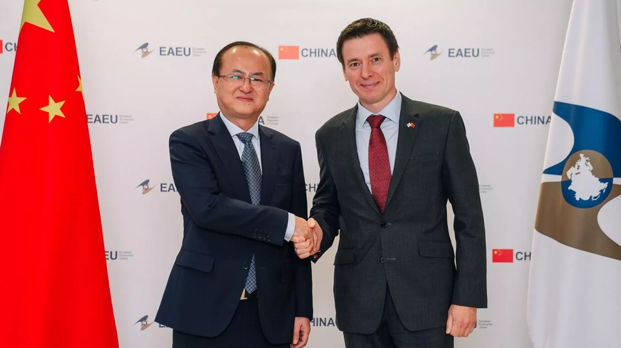 железные дороги без бумаги: еаэс и китай завершат цифровизацию грузоперевозок до конца года