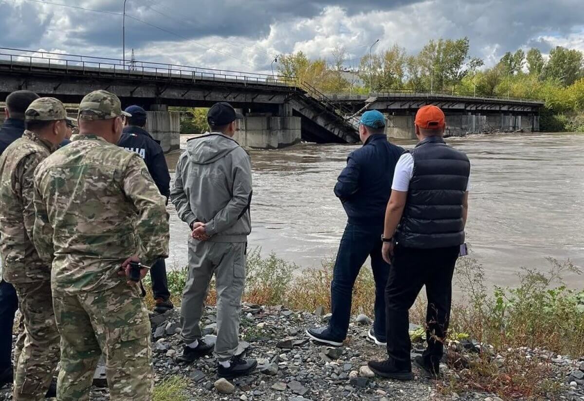 в усть-каменогорске произошло обрушение моста, на ремонт которого было выделено 600 миллионов тенге
