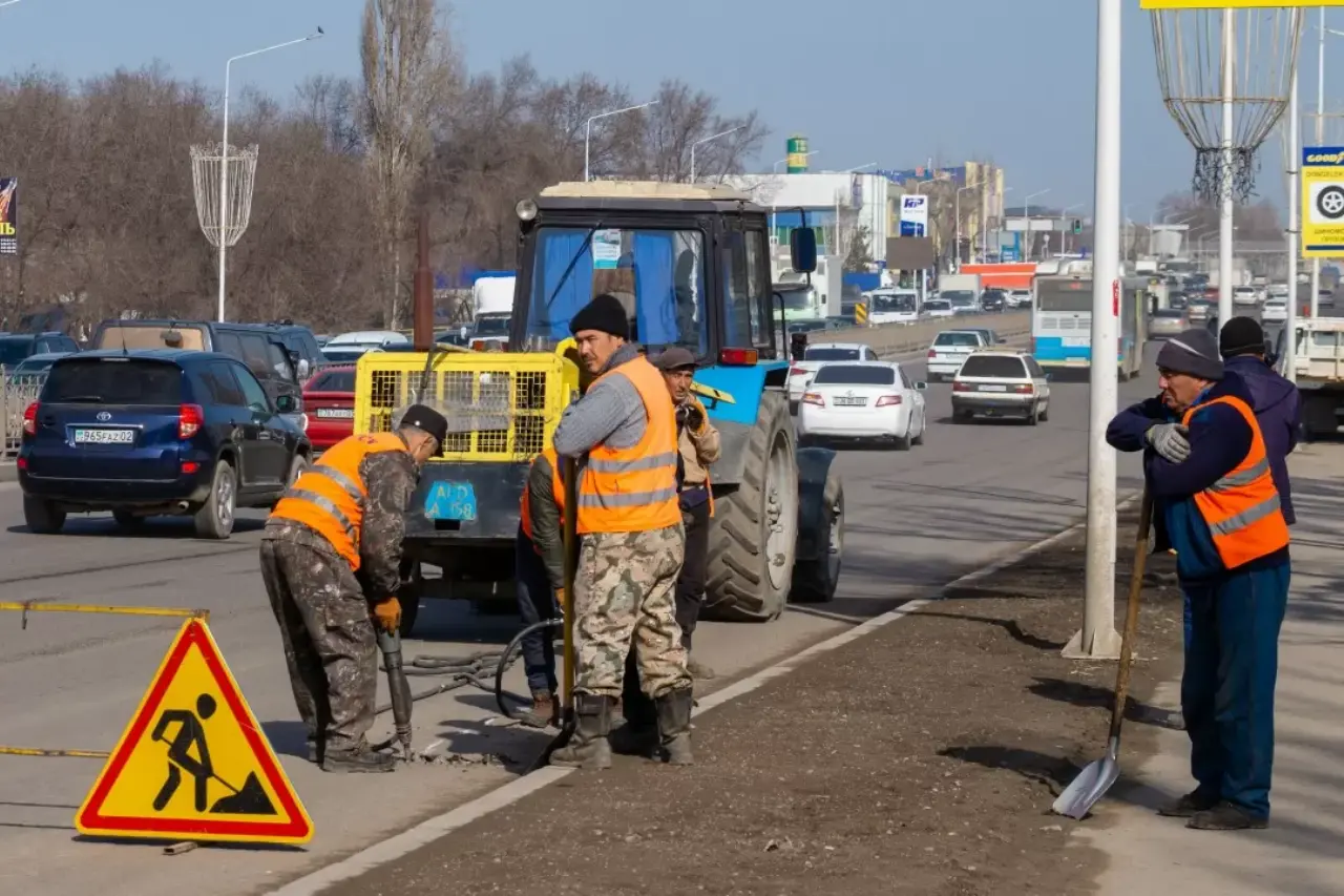 в казахстане значительно увеличили финансирование на ремонт и содержание дорог