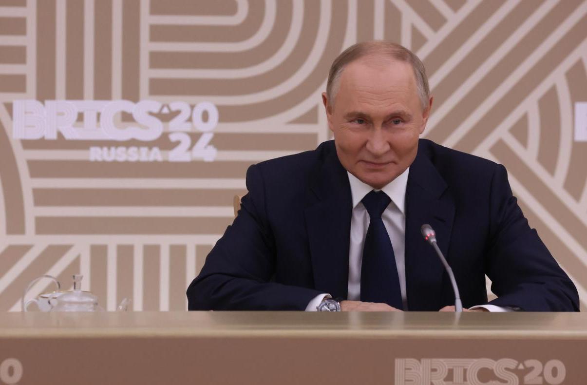 путин сдвинул сроки оглашения послания федеральному собранию из-за подготовки встречи с трампом