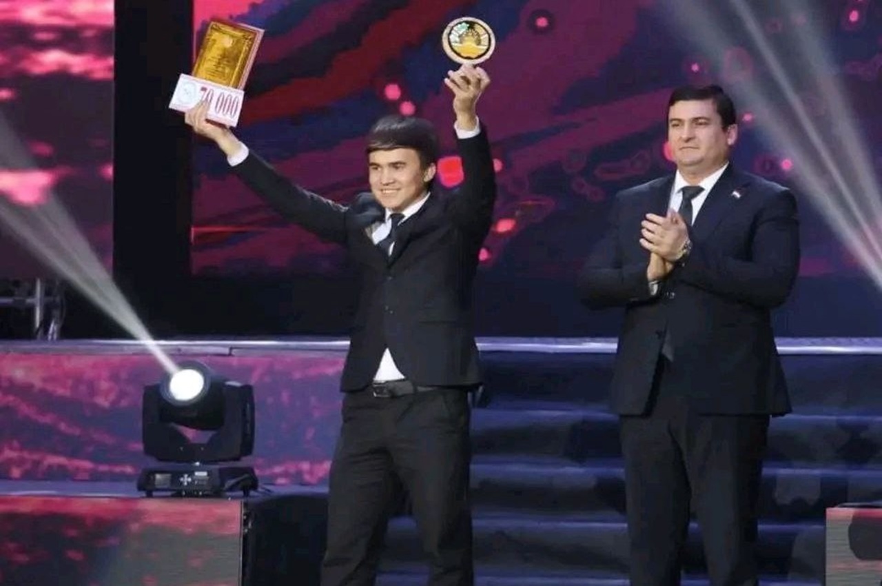 студент из таджикистана создал первую нейросеть на родном языке