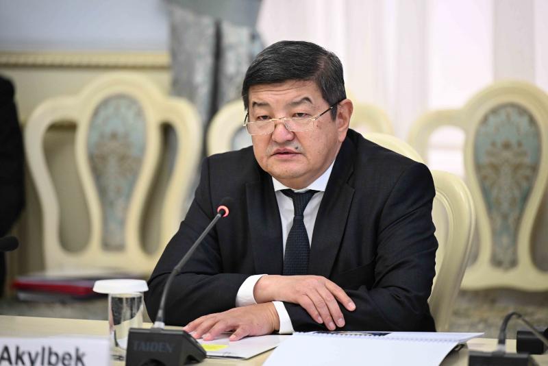 жапаров: с помощью новых суперкомпьютеров мы сможем создать кыргызский chatgpt 