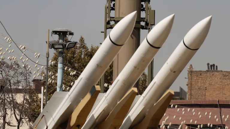 удар возмездия: иран готовится к более мощному обстрелу израиля