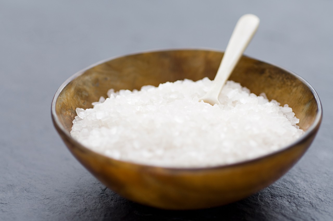 в казахстане с полок магазинов исчезает соль: власти назвали причину