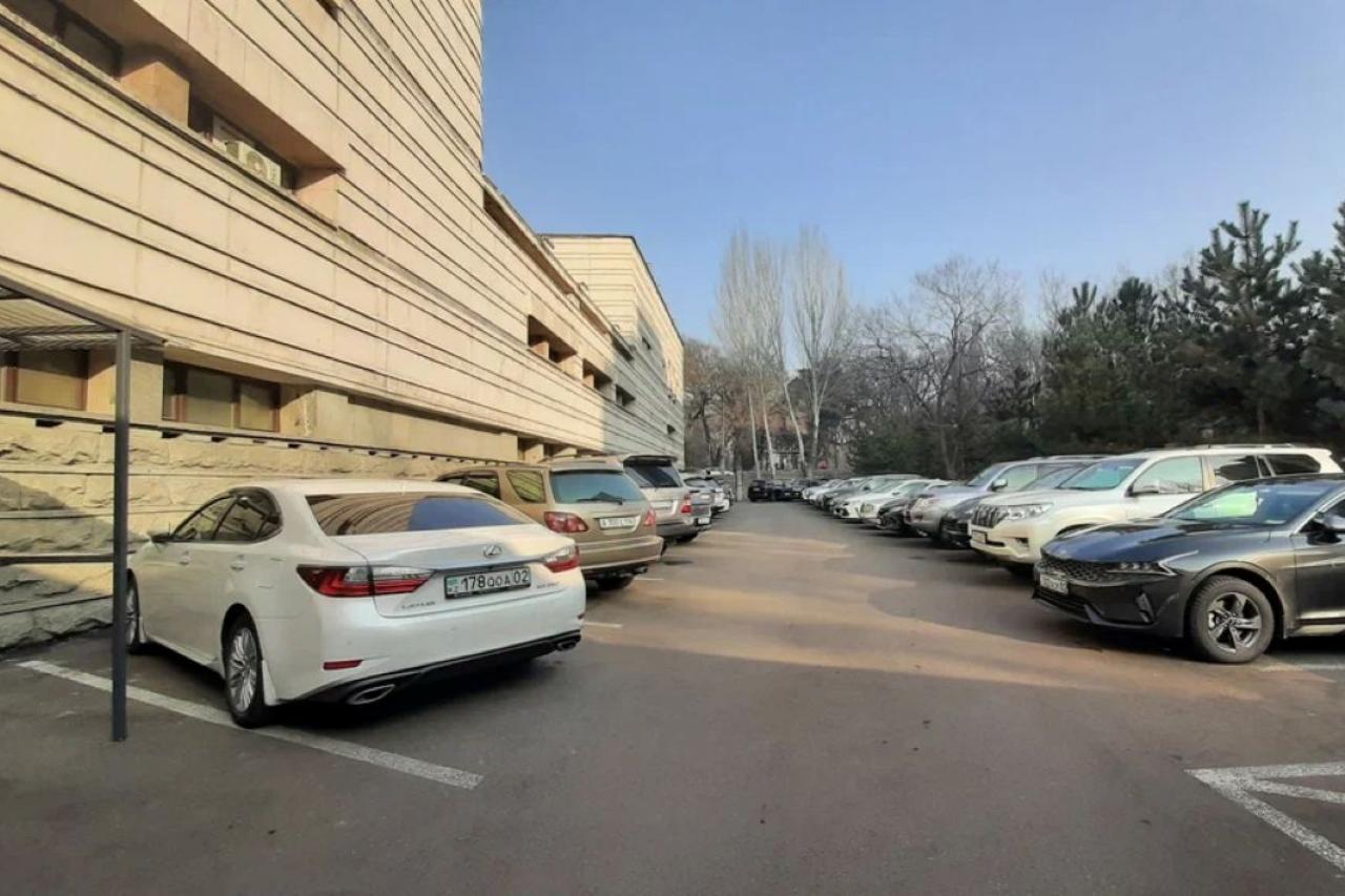 поминутная оплата и льготы: в алматы начнут действовать новые правила использования муниципальных парковок