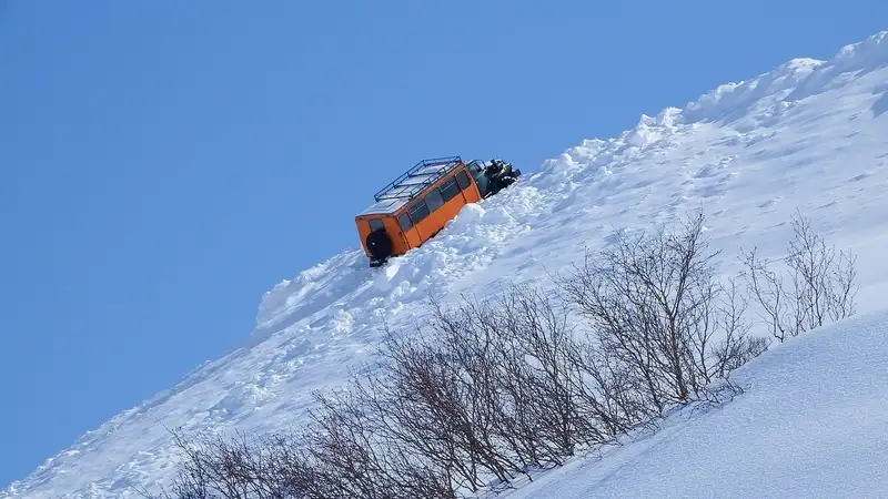 перекрытые автотрассы, эвакуация жителей и штормовое предупреждение: погода на понедельник, 22 января