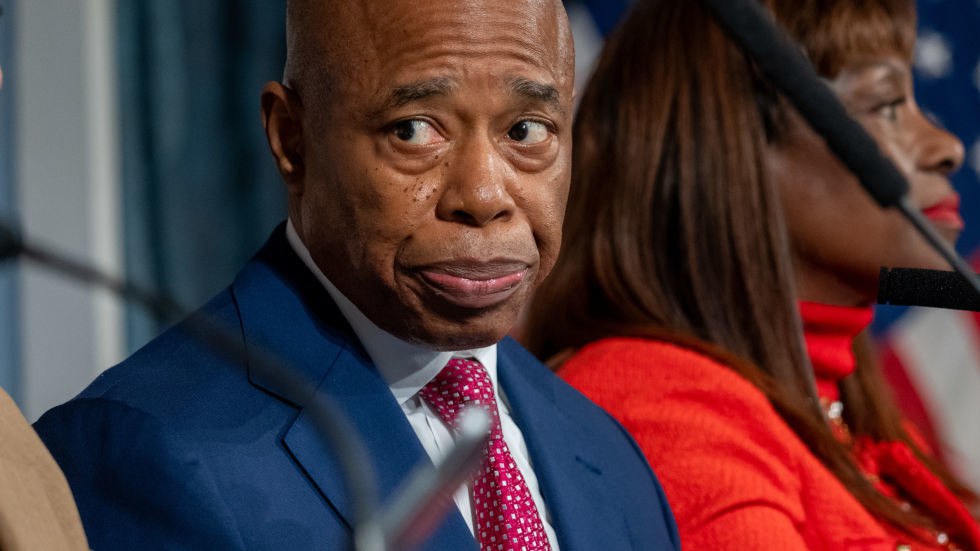 Как узбекский бизнесмен Толиб Мансуров и мэр Нью-Йорка стали символом падения США