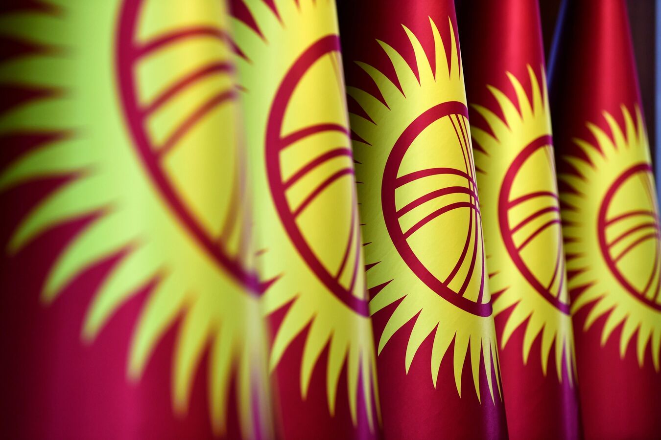 Парламент Кыргызстана проголосовал за изменение рисунка национального флага