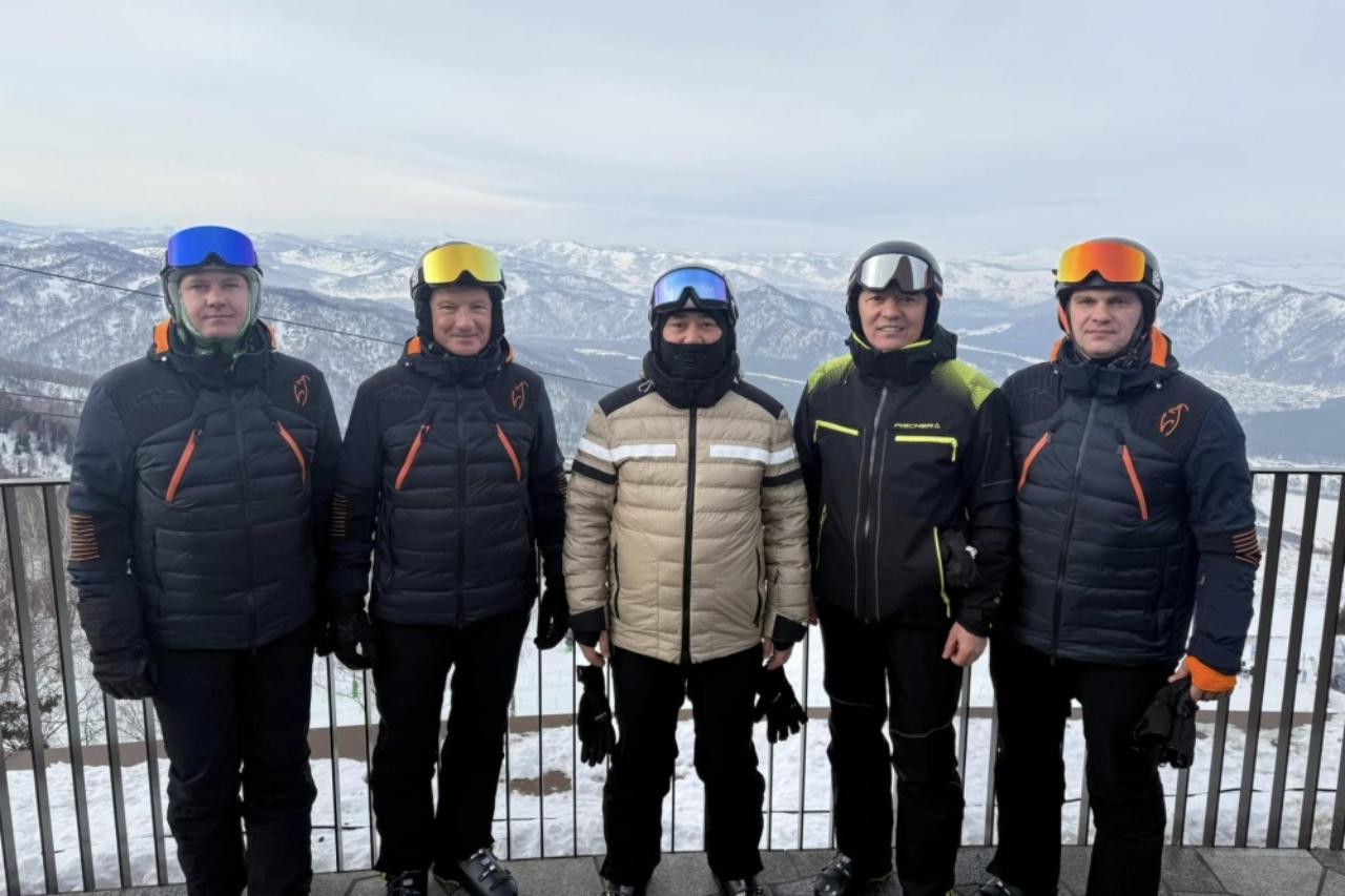 президент кыргызстана посетил российский алтай и пообещал построить курорты уровня «манжерок»