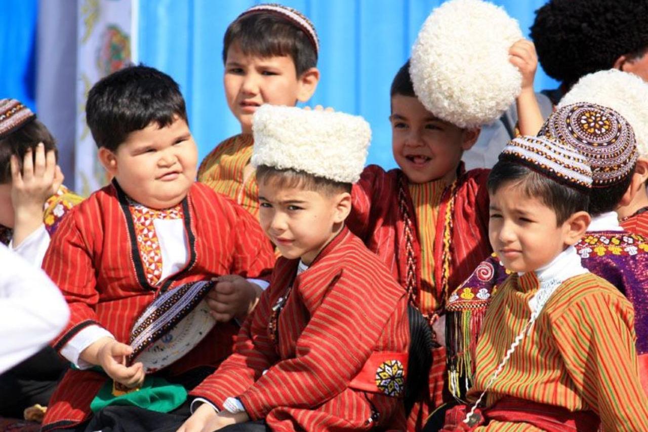 Туркмен число. Жители Туркмении. Население Туркмении. Нация Туркмен. Туркменистан дети.