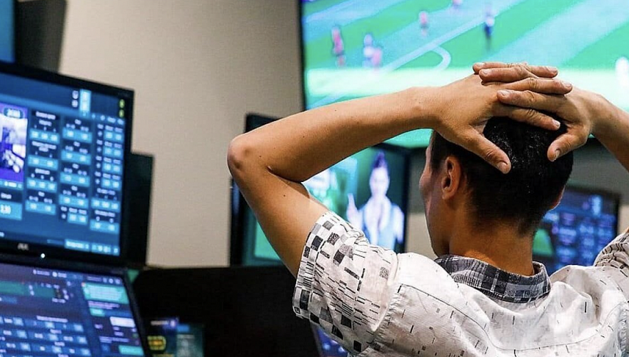 в казахстане начали борьбу с лудоманией: президент подписал закон