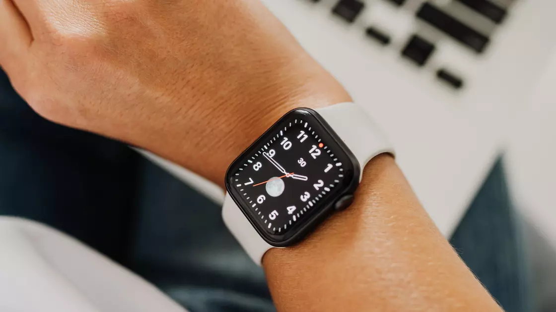 перевод стрелок: в казахстане могут установить единый часовой пояс