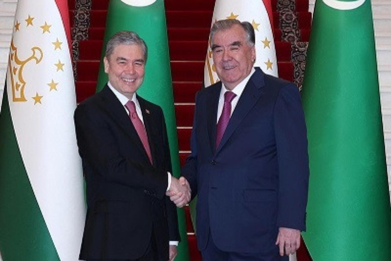 Туркменистан предлагает наладить экспорт электричества и газа в Таджикистан через Узбекистан