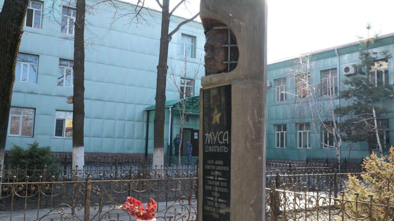 средней школе №29 бишкека присвоили имя героя ссср мусы джалиля