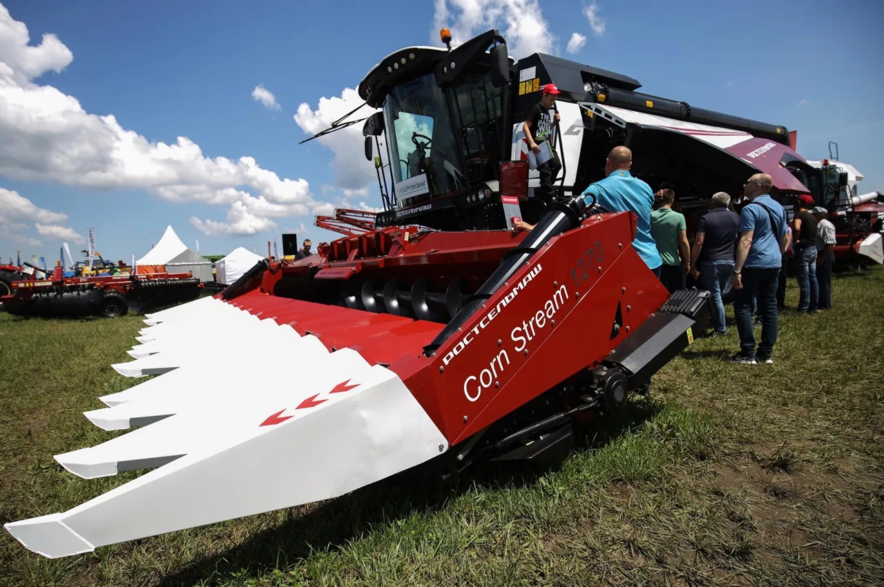 страны еаэс займутся производством беспилотных комбайнов и тракторов