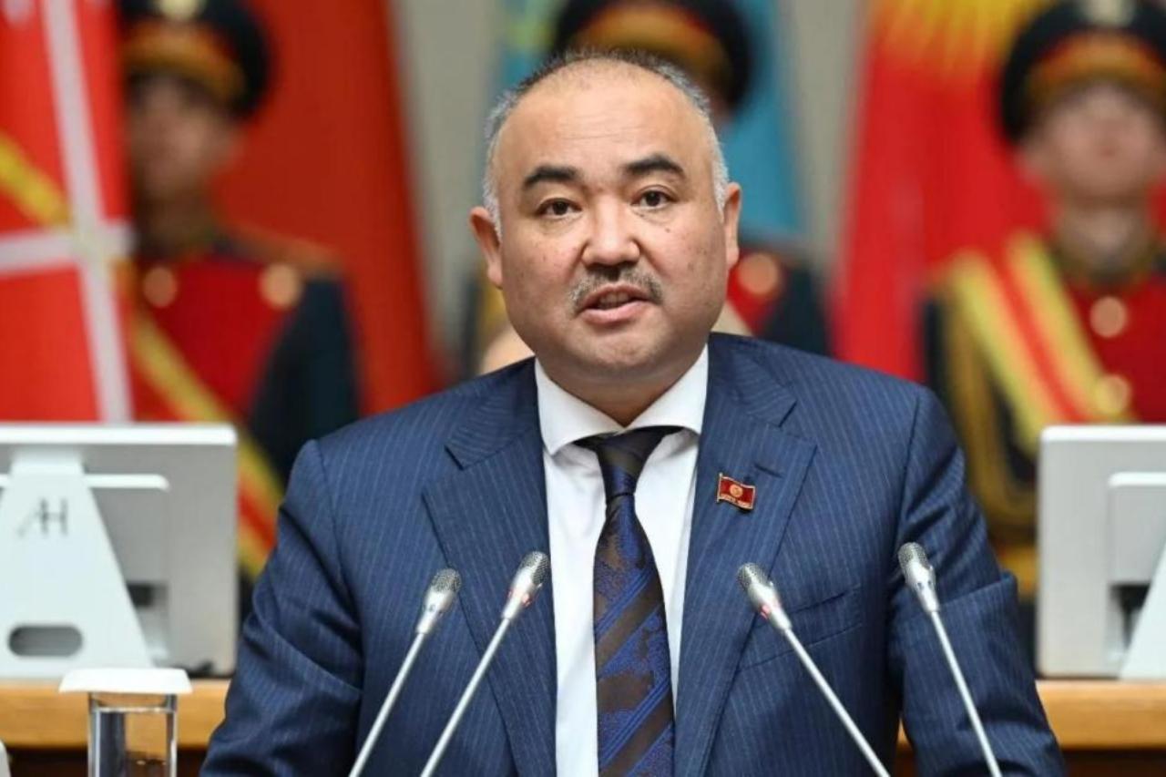 председатель кыргызского парламента добровольно ушел в отставку 