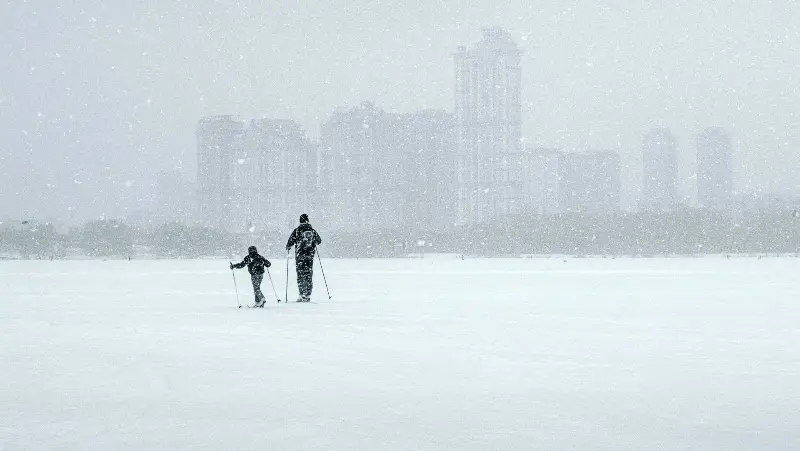 сильный буран, снег и дожди обрушатся на казахстан: погода на 9 февраля 2024 года