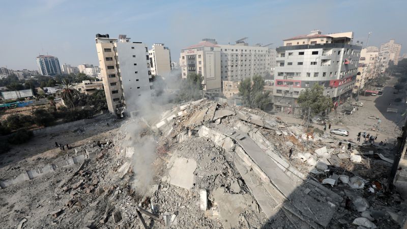 началась масштабная эвакуация из сектора газа: в числе спасенных граждане казахстана и россии