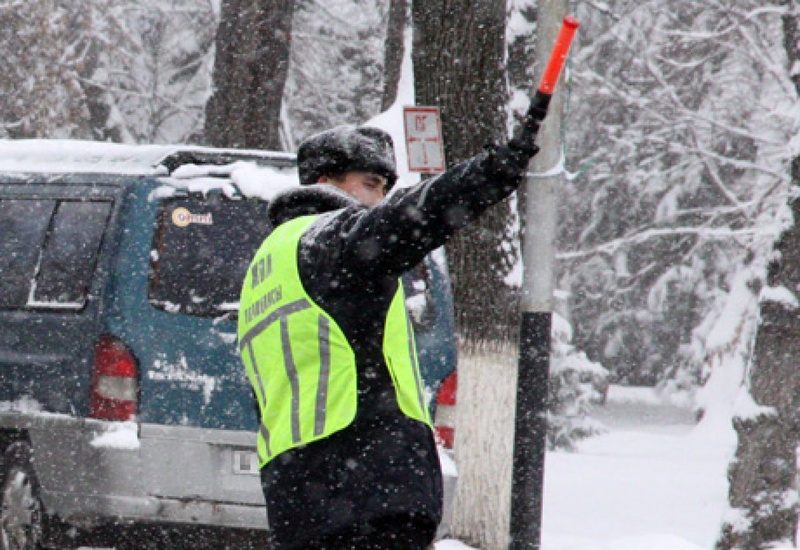 плохая видимость на дорогах: полиция алматы обратилась к гостям и жителям города