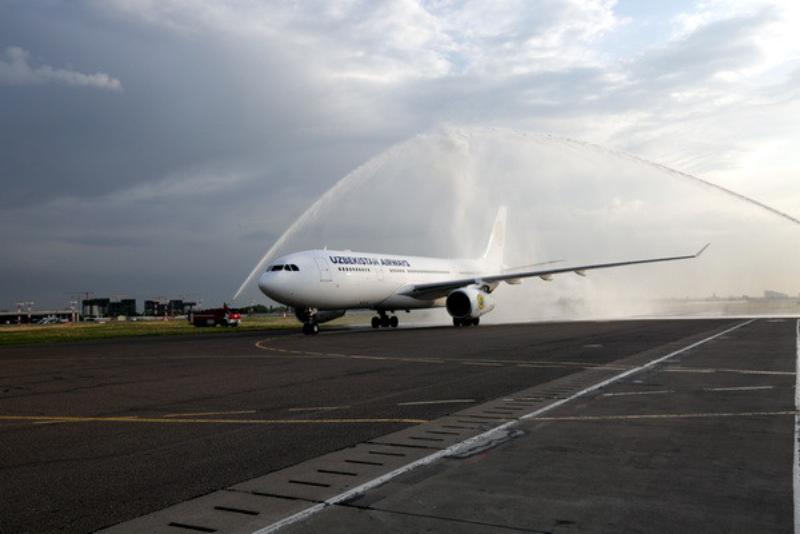 парк uzbekistan airways пополнил новый airbus