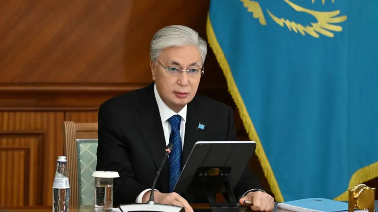 казахстан завершает переход от суперпрезидентской модели правления