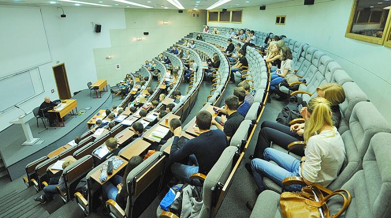 отличникам везде дорога: в кыргызстане выпускников с красным дипломом включат в резерв госслужбы