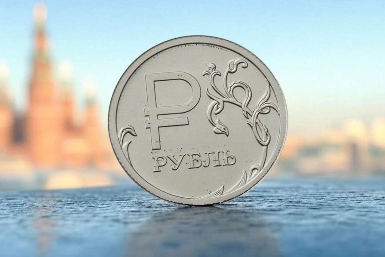 Почему рубль усиливает позиции в Центральной Азии, а доллар их теряет