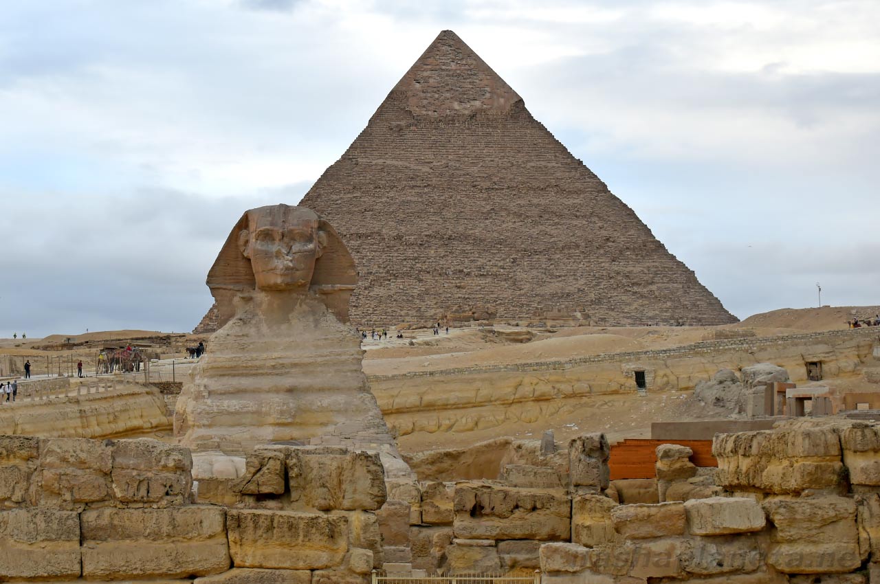 египтолог сенсационно заявил о новом происхождении пирамид гизы