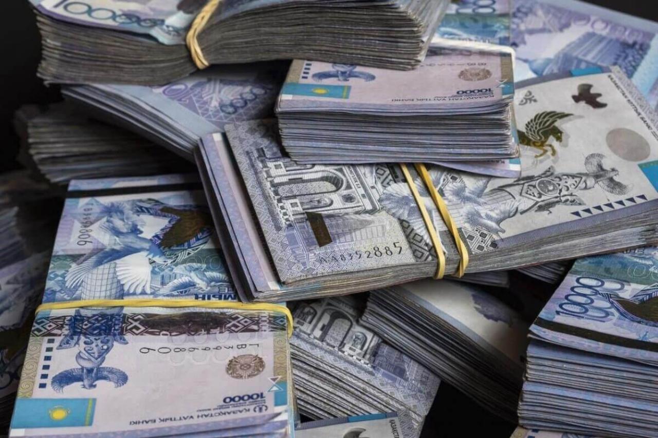 Что изменится в Казахстане с 1 ноября 2025 года: простые люди будут платить за своих соседей в домах и откладывать покупку зимней резины