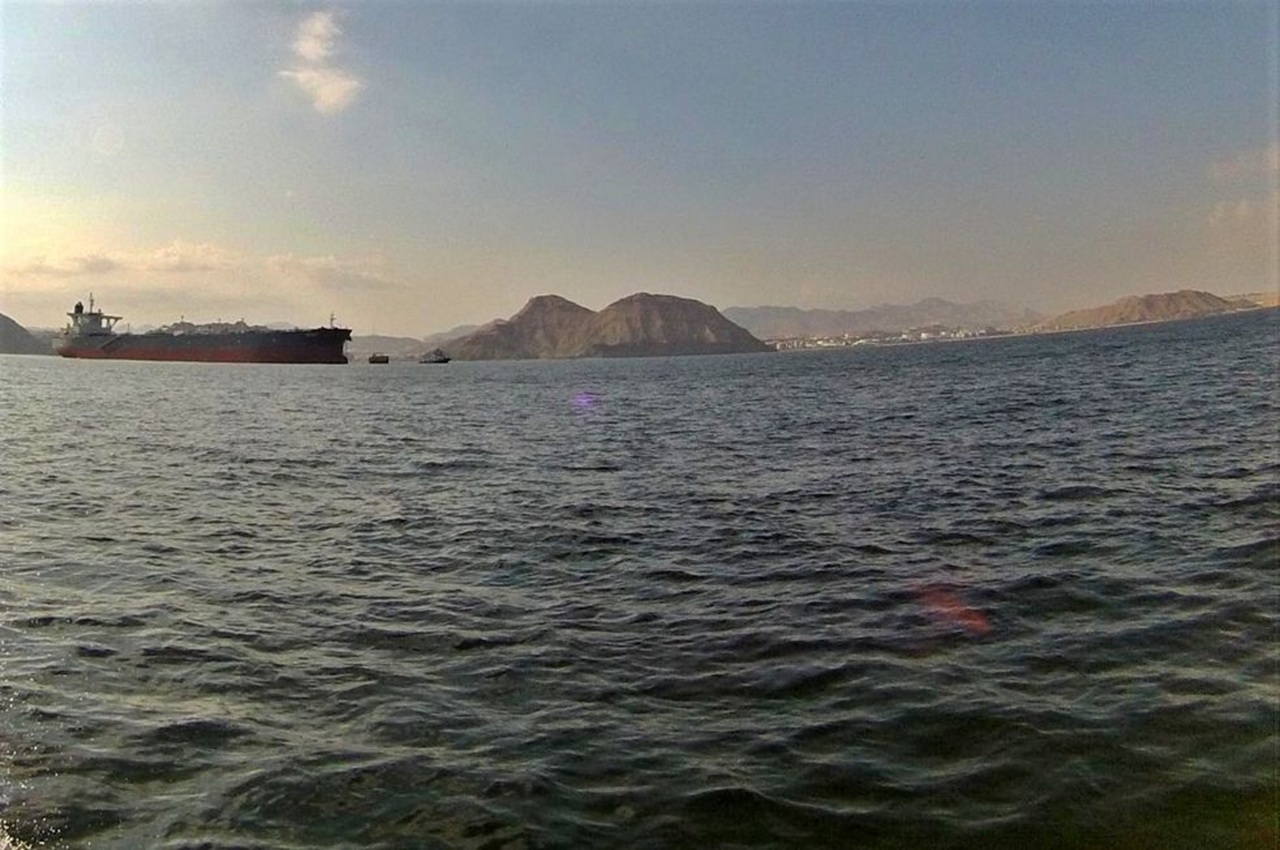 ирак и оман приостановили нефтяные отгрузки после инцидентов в персидском заливе