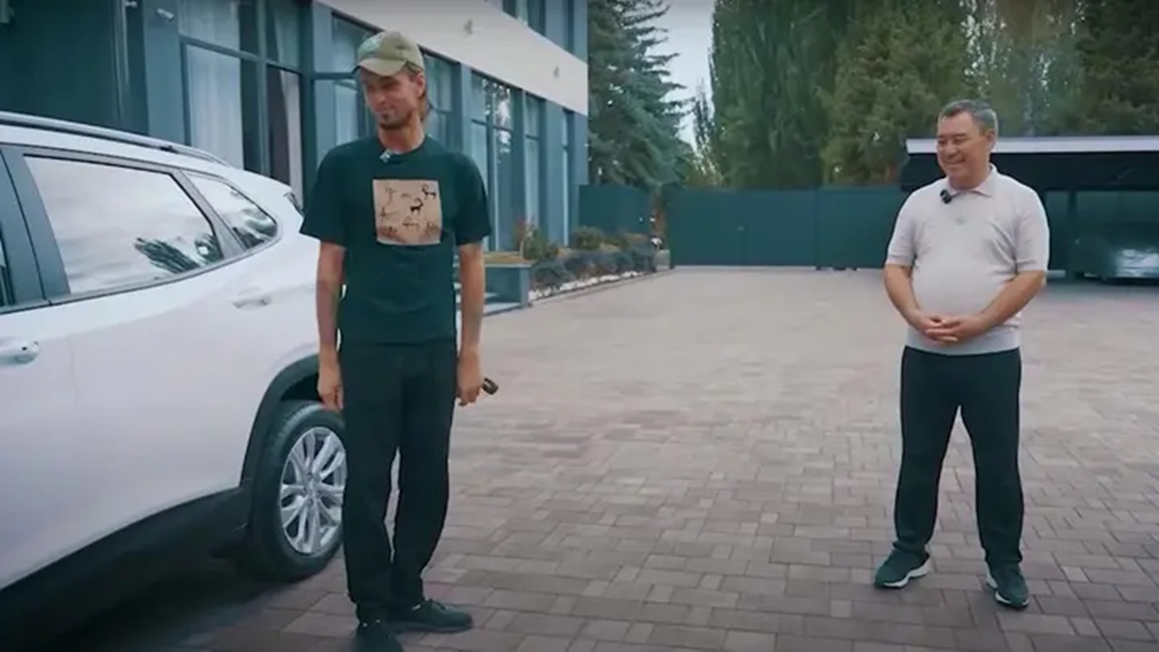 президент кыргызстана подарил машину россиянину, который очищает иссык-куль