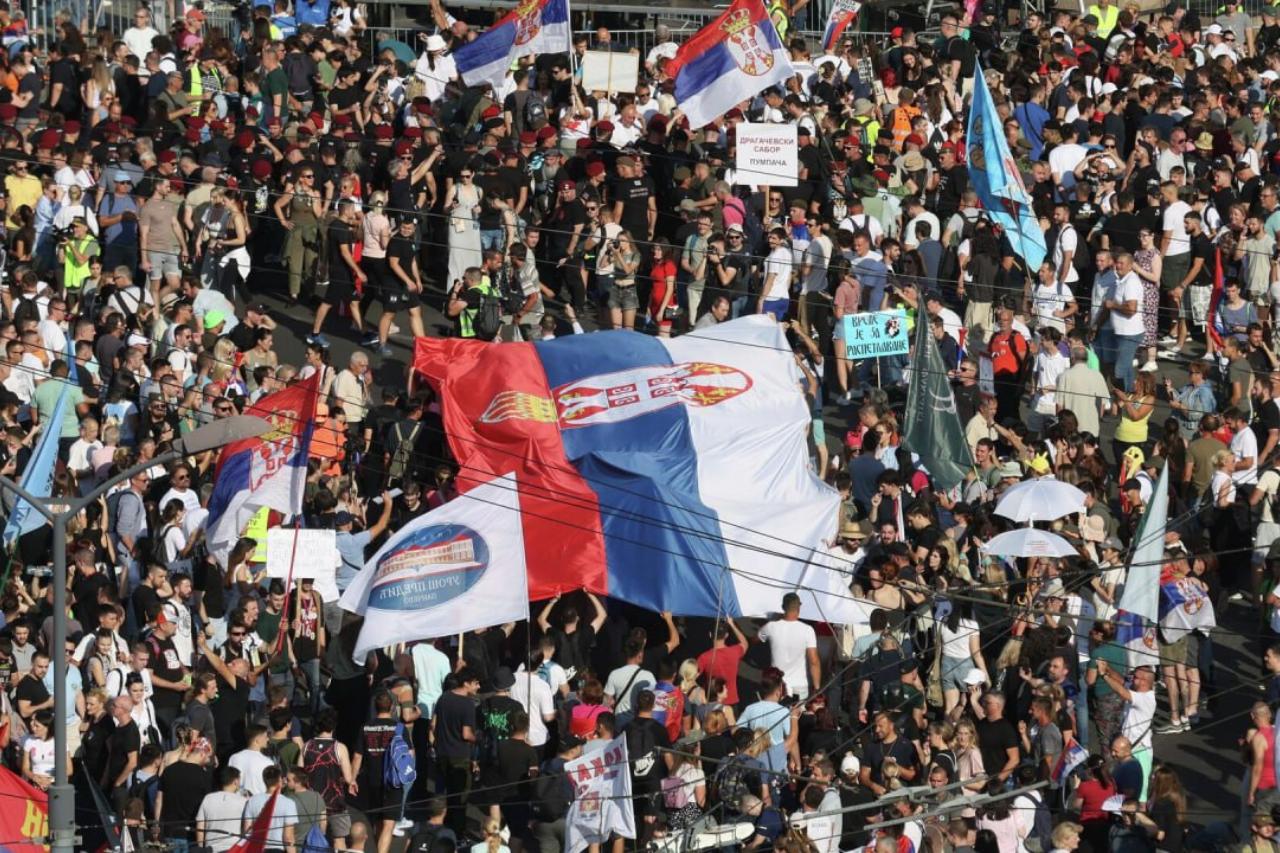 Плата за измену: как Запад поджигает Сербию ради свержения неугодного президента