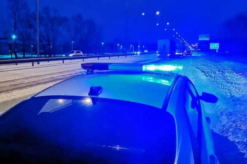 природный коллапс в казахстане: более тысячи человек вызволили из снежного плена и разместили в мечетях