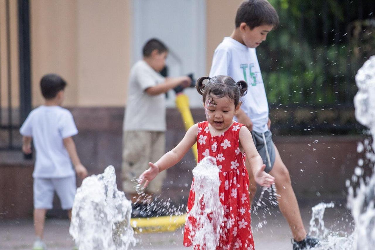 летняя жара не уйдет из казахстана в пятницу, 13 июня 2025 года