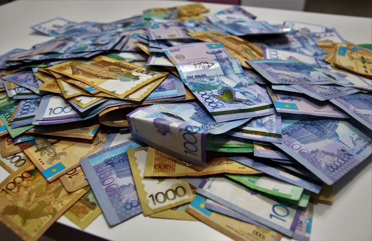 на 11 млн тенге обманул казахстанцев мошенник, обещавший отвезти их в мекку