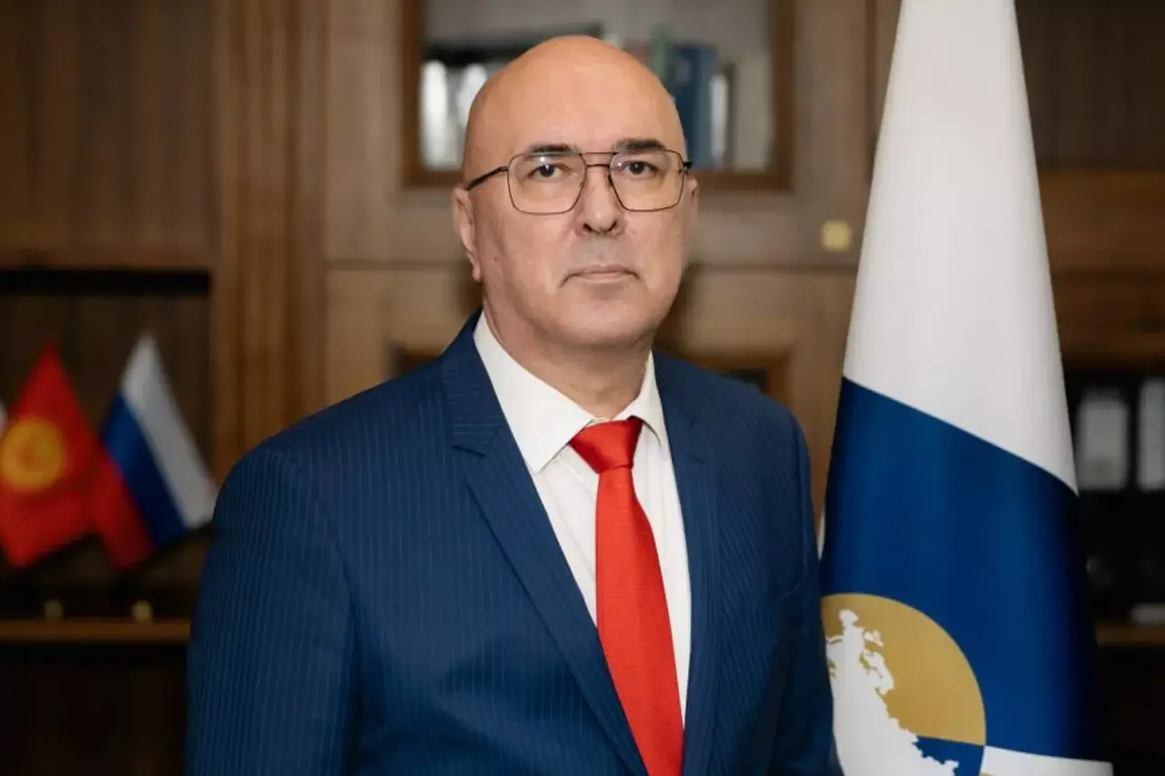 экономика еаэс растет быстрее мировой второй год подряд, но впереди замедление