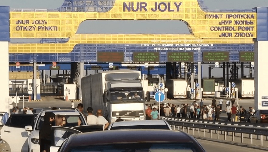 автомобильные пункты пропуска закроют на казахстанско-китайской границе в связи с праздником