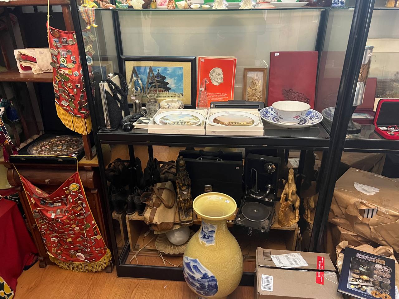 На рынке антиквариата в Кыргызстане не стоит искать похищенную из Лувра коллекцию Наполеона