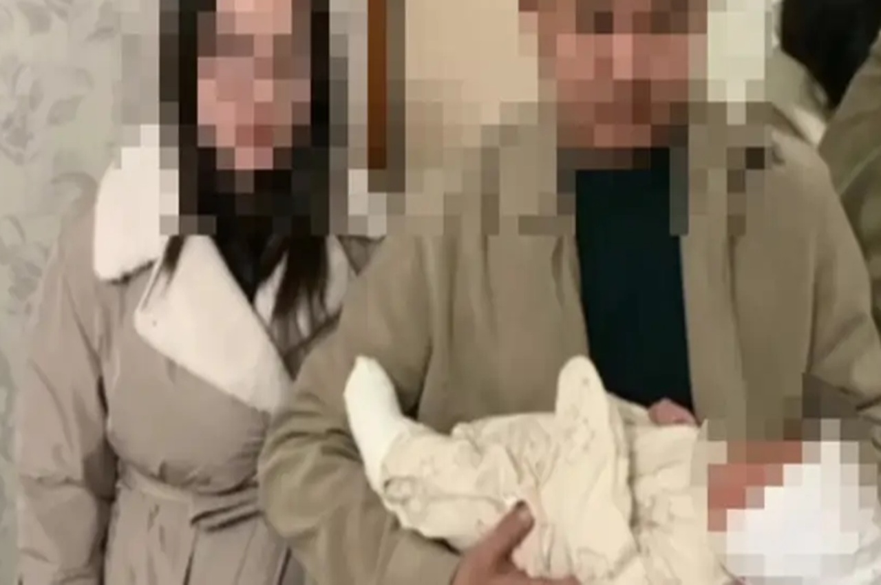 в казахстане выставили на продажу новорожденную девочку