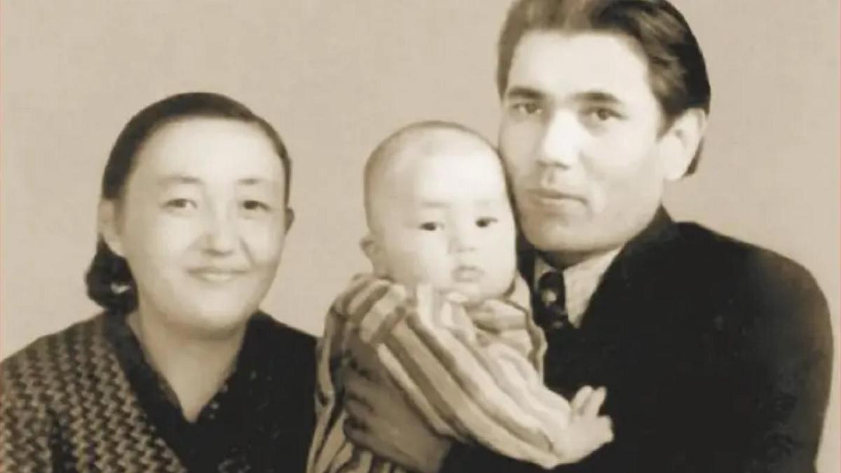 в день матери президент казахстана поделился трогательными воспоминаниями о своей маме