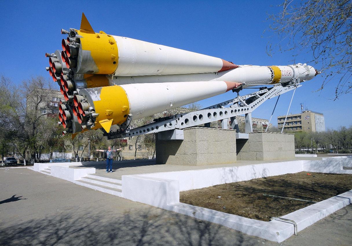 в байконуре появился гигантский макет ракеты н-1